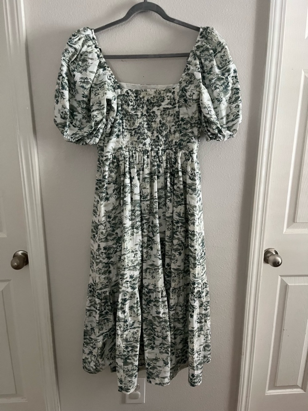 Abercrombie & Fitch Emerson Puff Sleeve Midi Dress with Green Toile Print - Picture 2 of 9